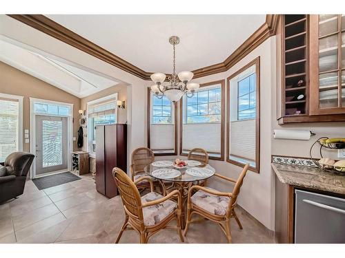 1139 20 Avenue Nw, Calgary, AB - Indoor Photo Showing Dining Room