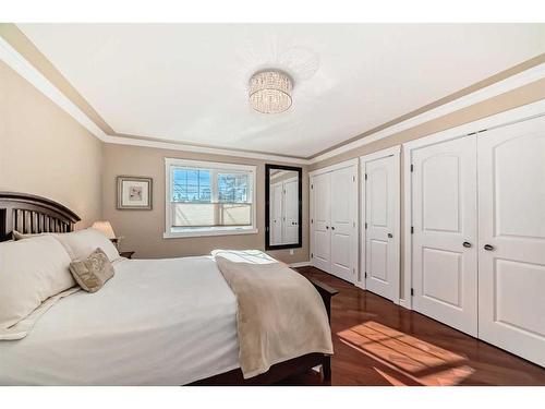 1139 20 Avenue Nw, Calgary, AB - Indoor Photo Showing Bedroom