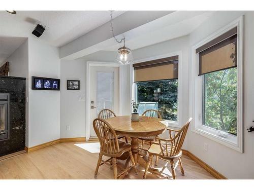 472 Sierra Morena Place Sw, Calgary, AB - Indoor Photo Showing Dining Room