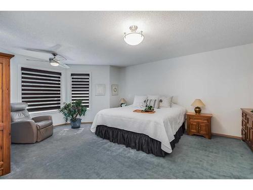 472 Sierra Morena Place Sw, Calgary, AB - Indoor Photo Showing Bedroom