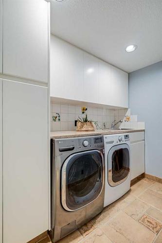 472 Sierra Morena Place Sw, Calgary, AB - Indoor Photo Showing Laundry Room