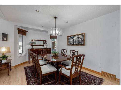 472 Sierra Morena Place Sw, Calgary, AB - Indoor Photo Showing Dining Room