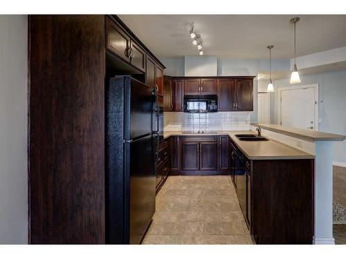 335-60 Royal Oak Plaza Nw, Calgary, AB - Indoor Photo Showing Kitchen With Double Sink