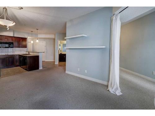 335-60 Royal Oak Plaza Nw, Calgary, AB - Indoor Photo Showing Kitchen