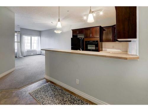 335-60 Royal Oak Plaza Nw, Calgary, AB - Indoor Photo Showing Kitchen