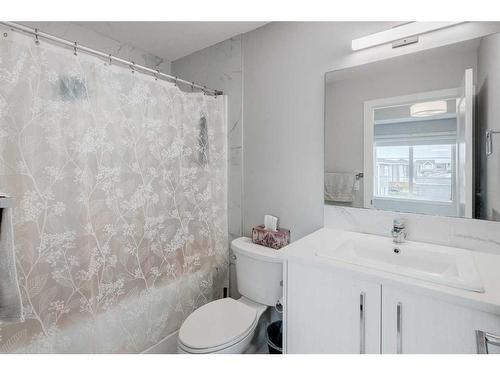 232 Chelsea Manor, Chestermere, AB - Indoor Photo Showing Bathroom