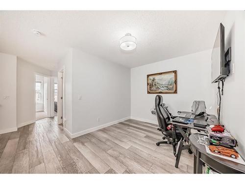 25 Silverton Glen Way Sw, Calgary, AB - Indoor Photo Showing Other Room