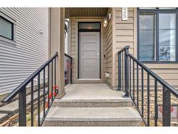 25 Silverton Glen Way SW Calgary, AB T2X 5B8