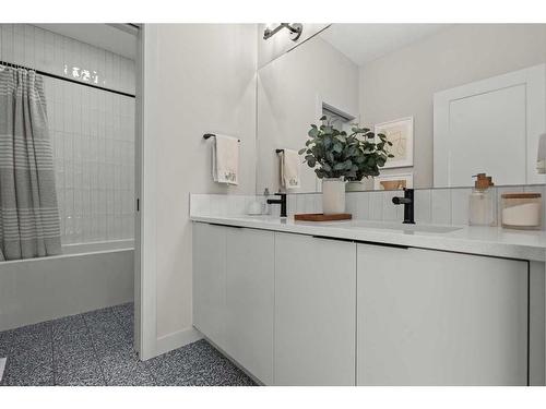 43 Bluerock Avenue Sw, Calgary, AB - Indoor Photo Showing Bathroom