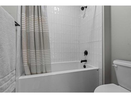 43 Bluerock Avenue Sw, Calgary, AB - Indoor Photo Showing Bathroom