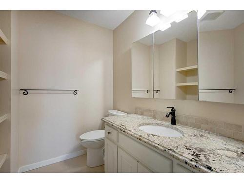 3514 2 Avenue Sw, Calgary, AB - Indoor Photo Showing Bedroom