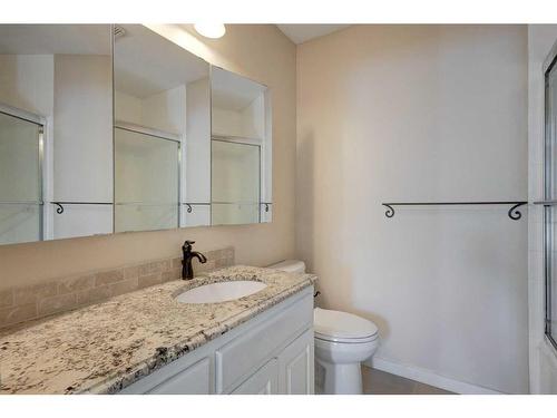 3514 2 Avenue Sw, Calgary, AB - Indoor Photo Showing Bathroom