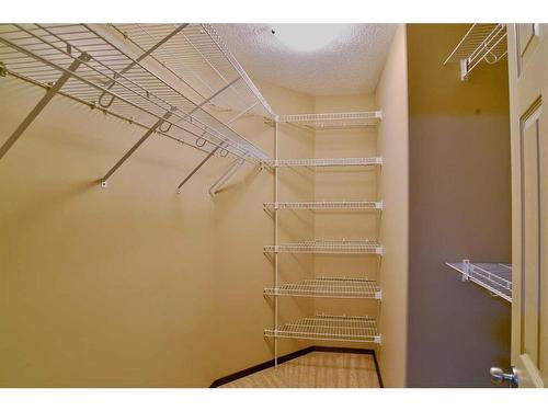 7 Pantego Rise Nw, Calgary, AB - Indoor Photo Showing Bathroom