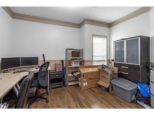 7 Pantego Rise Nw, Calgary, AB - Indoor Photo Showing Office