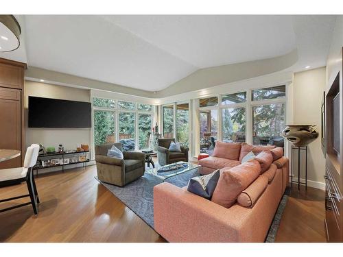 128 Lake Mead Green Se, Calgary, AB - Indoor Photo Showing Living Room