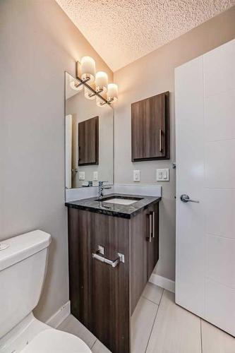 208-8 Sage Hill Terrace Nw, Calgary, AB - Indoor Photo Showing Bathroom