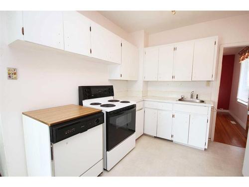 825 20 Avenue Nw, Calgary, AB - Indoor Photo Showing Kitchen