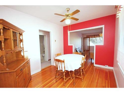 825 20 Avenue Nw, Calgary, AB - Indoor Photo Showing Dining Room