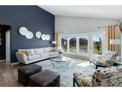 138 Bayview Circle Sw, Airdrie, AB - Indoor Photo Showing Living Room