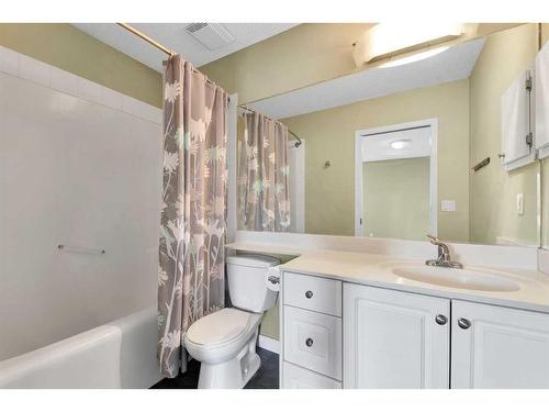 634 20 Avenue Nw, Calgary, AB - Indoor Photo Showing Bathroom