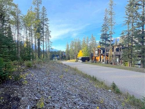 142 Cairns Landing, Canmore, AB 