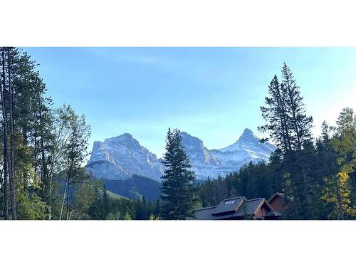 142 Cairns Landing, Canmore, AB 