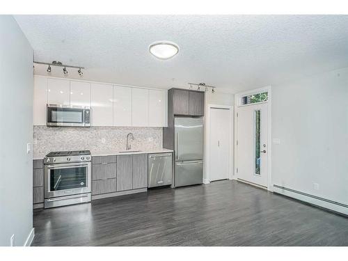 2308-95 Burma Star Road Sw, Calgary, AB - Indoor Photo Showing Kitchen With Upgraded Kitchen