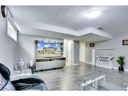 100 Redstone Parade Ne, Calgary, AB - Indoor