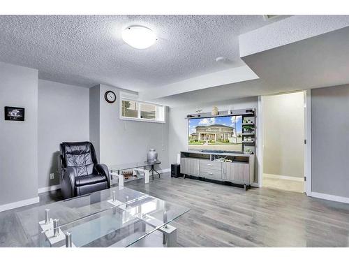 100 Redstone Parade Ne, Calgary, AB - Indoor Photo Showing Living Room