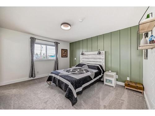 340 Parkview Estates, Strathmore, AB - Indoor Photo Showing Bedroom