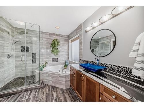 340 Parkview Estates, Strathmore, AB - Indoor Photo Showing Bathroom