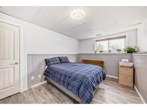 340 Parkview Estates, Strathmore, AB - Indoor Photo Showing Bedroom