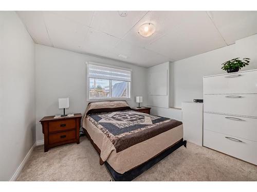 340 Parkview Estates, Strathmore, AB - Indoor Photo Showing Bedroom