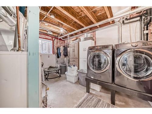 340 Parkview Estates, Strathmore, AB - Indoor Photo Showing Laundry Room