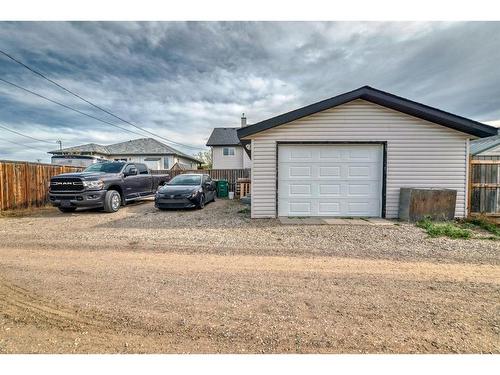 340 Parkview Estates, Strathmore, AB - Outdoor