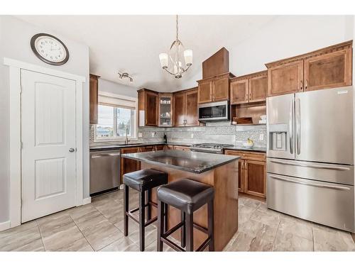 340 Parkview Estates, Strathmore, AB - Indoor Photo Showing Kitchen With Double Sink