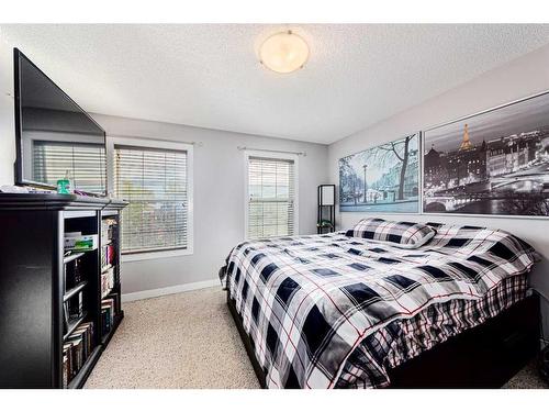 366 Saddlebrook Way Ne, Calgary, AB - Indoor Photo Showing Bedroom