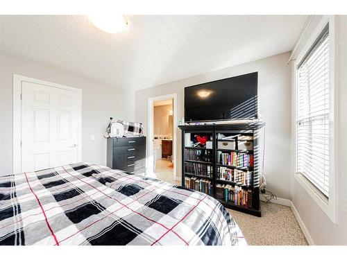 366 Saddlebrook Way Ne, Calgary, AB - Indoor Photo Showing Bedroom