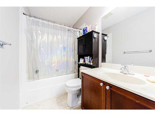 366 Saddlebrook Way Ne, Calgary, AB - Indoor Photo Showing Bathroom