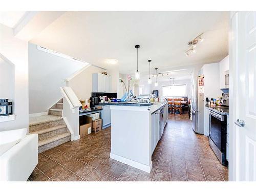 366 Saddlebrook Way Ne, Calgary, AB - Indoor Photo Showing Kitchen With Upgraded Kitchen