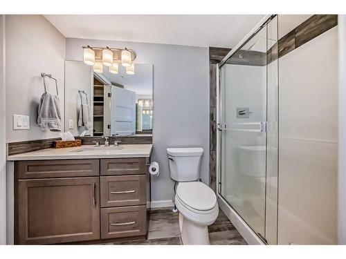 1310-10 Market Boulevard Se, Airdrie, AB - Indoor Photo Showing Bathroom