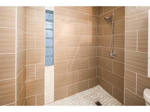 8 Arbour Ridge Place Nw, Calgary, AB - Indoor Photo Showing Bathroom