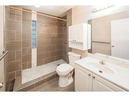 8 Arbour Ridge Place Nw, Calgary, AB - Indoor Photo Showing Bathroom