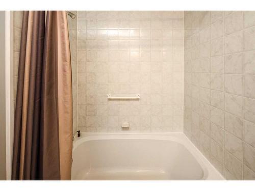 8 Arbour Ridge Place Nw, Calgary, AB - Indoor Photo Showing Bathroom