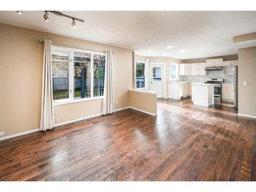 8 Arbour Ridge Place Nw, Calgary, AB - Indoor Photo Showing Kitchen