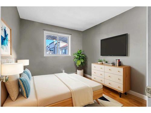 311-1715 35 Street Se, Calgary, AB - Indoor Photo Showing Bedroom