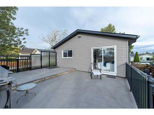 207 Castlebrook Road Ne, Calgary, AB 