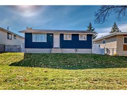 3222 32A Avenue SE Calgary, AB T2B 0J5