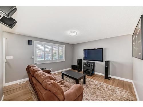 3222 32A Avenue Se, Calgary, AB - Indoor