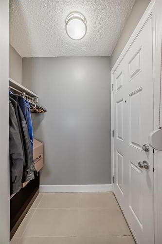 3222 32A Avenue Se, Calgary, AB - Indoor With Storage